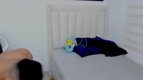 Snapshot of _matthew_santos_ chatting on December 27, 1:22 am _matthew_santos_ online show from December 27, 1:22 am