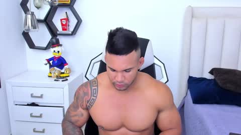 Snapshot of _matthew_santos_ chatting on January 20, 10:59 pm _matthew_santos_ online show from January 20, 10:59 pm