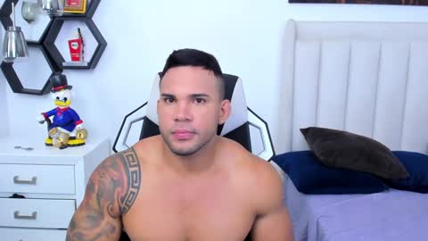 Snapshot of _matthew_santos_ chatting on January 23, 9:29 pm _matthew_santos_ online show from January 23, 9:29 pm