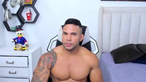 Snapshot of _matthew_santos_ chatting on January 30, 10:51 pm _matthew_santos_ online show from January 30, 10:51 pm