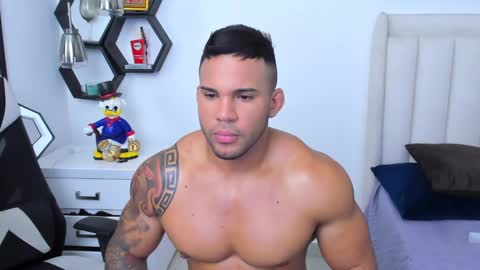 Snapshot of _matthew_santos_ chatting on February 2, 2:17 am _matthew_santos_ online show from February 2, 2:17 am