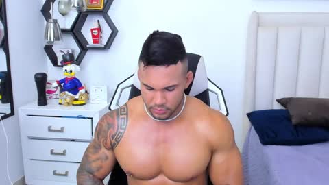 Snapshot of _matthew_santos_ chatting on February 5, 11:39 pm _matthew_santos_ online show from February 5, 11:39 pm