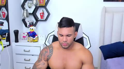 Snapshot of _matthew_santos_ chatting on February 6, 11:04 pm _matthew_santos_ online show from February 6, 11:04 pm