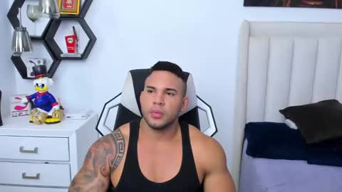 Snapshot of _matthew_santos_ chatting on February 10, 9:58 pm _matthew_santos_ online show from February 10, 9:58 pm