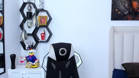 Snapshot of _matthew_santos_ chatting on February 13, 2:45 am _matthew_santos_ online show from February 13, 2:45 am