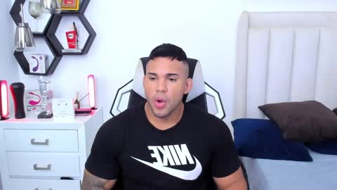 Snapshot of _matthew_santos_ chatting on March 11, 9:26 pm _matthew_santos_ online show from March 11, 9:26 pm