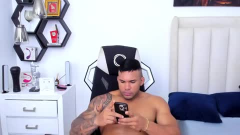 Snapshot of _matthew_santos_ chatting on March 12, 4:19 am _matthew_santos_ online show from March 12, 4:19 am