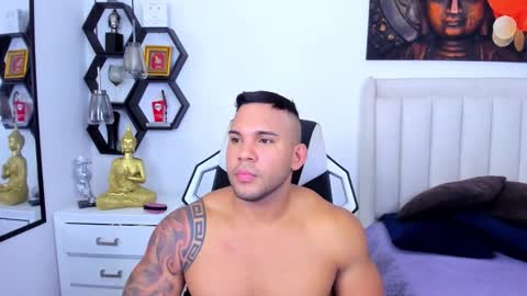 Snapshot of _matthew_santos_ chatting on September 19, 2:57 am _matthew_santos_ online show from September 19, 2:57 am