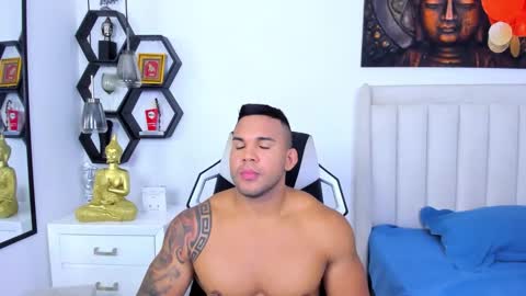 Snapshot of _matthew_santos_ chatting on October 2, 11:34 pm _matthew_santos_ online show from October 2, 11:34 pm