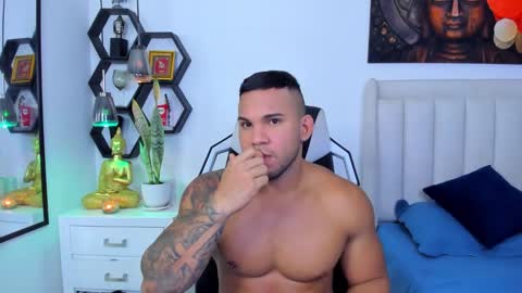 Snapshot of _matthew_santos_ chatting on October 10, 11:48 pm _matthew_santos_ online show from October 10, 11:48 pm