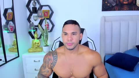 Snapshot of _matthew_santos_ chatting on October 13, 7:58 pm _matthew_santos_ online show from October 13, 7:58 pm