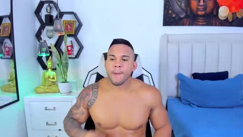 Snapshot of _matthew_santos_ chatting on October 14, 8:09 pm _matthew_santos_ online show from October 14, 8:09 pm