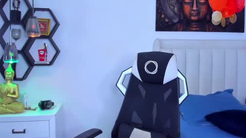 Snapshot of _matthew_santos_ chatting on November 6, 10:43 pm _matthew_santos_ online show from November 6, 10:43 pm