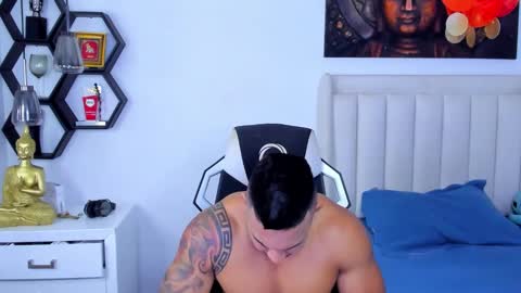 Snapshot of _matthew_santos_ chatting on November 7, 10:10 pm _matthew_santos_ online show from November 7, 10:10 pm