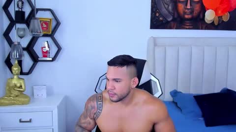 Snapshot of _matthew_santos_ chatting on November 10, 9:36 pm _matthew_santos_ online show from November 10, 9:36 pm