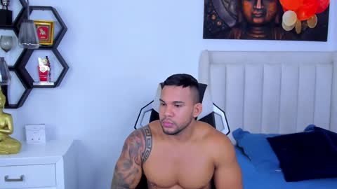 Snapshot of _matthew_santos_ chatting on November 12, 12:22 am _matthew_santos_ online show from November 12, 12:22 am