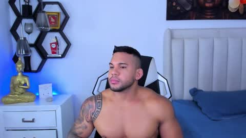 Snapshot of _matthew_santos_ chatting on November 15, 4:21 am _matthew_santos_ online show from November 15, 4:21 am