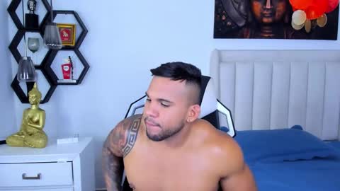 Snapshot of _matthew_santos_ chatting on November 27, 9:17 pm _matthew_santos_ online show from November 27, 9:17 pm