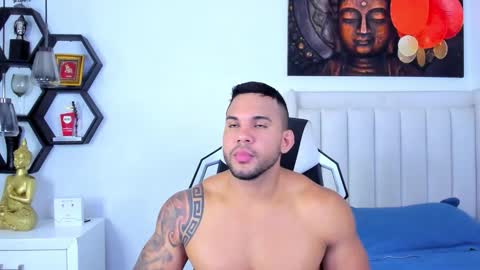 Snapshot of _matthew_santos_ chatting on November 28, 11:07 pm _matthew_santos_ online show from November 28, 11:07 pm