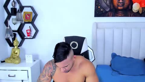 Snapshot of _matthew_santos_ chatting on December 4, 11:24 pm _matthew_santos_ online show from December 4, 11:24 pm