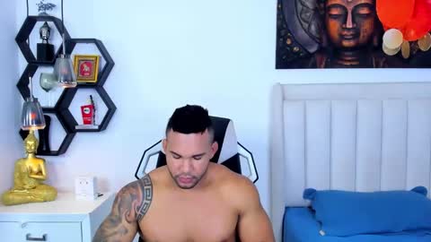 Snapshot of _matthew_santos_ chatting on December 16, 8:58 pm _matthew_santos_ online show from December 16, 8:58 pm