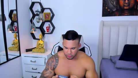 _matthew_santos_ online show from February 12, 2:39 am