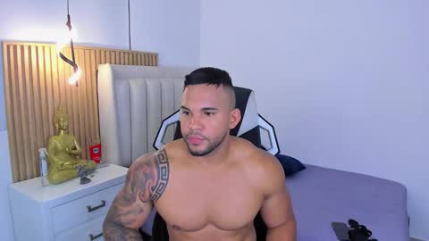 _matthew_santos_ online show from March 18, 12:47 am