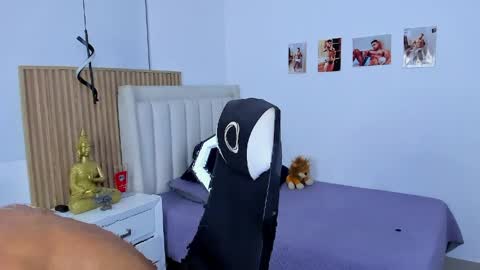 _matthew_santos_ online show from April 18, 1:42 am