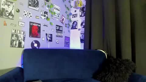 _maximo_1 online show from May 14, 11:17 am