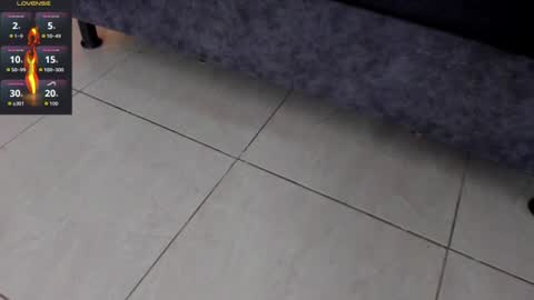 _maximo_1 online show from June 27, 12:44 pm
