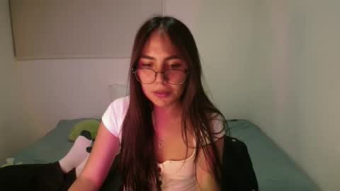 max and abby online show from April 10, 2:17 am