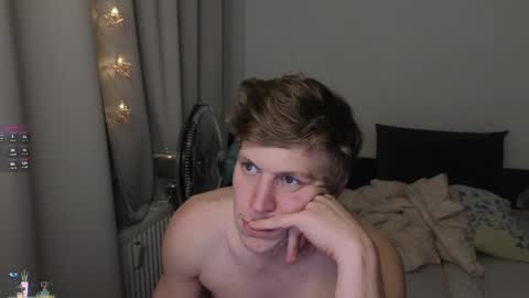 Snapshot of _medaed20_ chatting on October 3, 9:12 pm Medaed20 online show from October 3, 9:12 pm