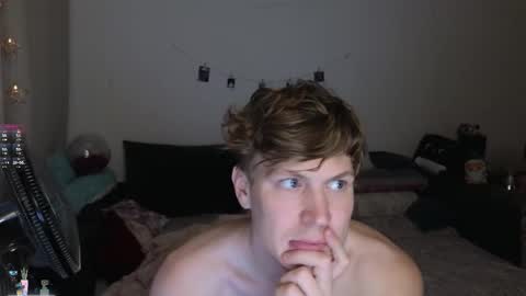 Snapshot of _medaed20_ chatting on October 7, 3:53 pm Medaed20 online show from October 7, 3:53 pm