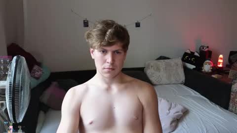 Snapshot of _medaed20_ chatting on October 10, 1:32 pm Medaed20 online show from October 10, 1:32 pm