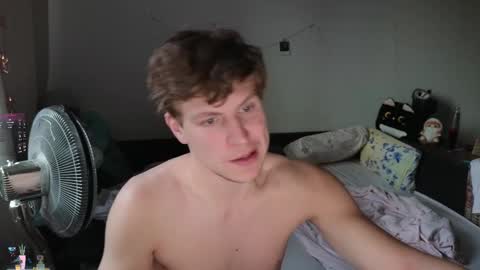 Snapshot of _medaed20_ chatting on October 13, 3:01 pm Medaed20 online show from October 13, 3:01 pm