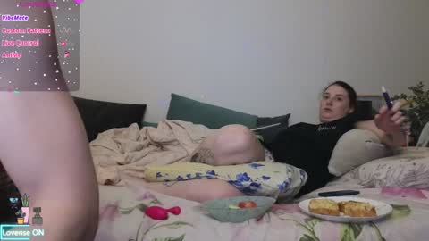 Snapshot of _medaed_ chatting on December 8, 1:58 pm medaed online show from December 8, 1:58 pm