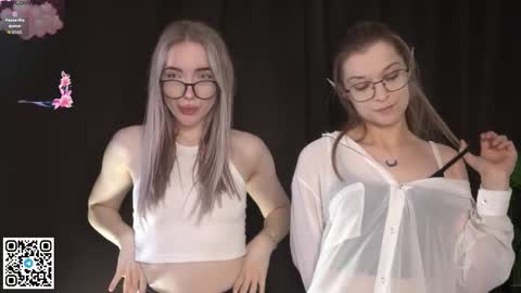 Elva and Kate  online show from October 3, 7:38 am