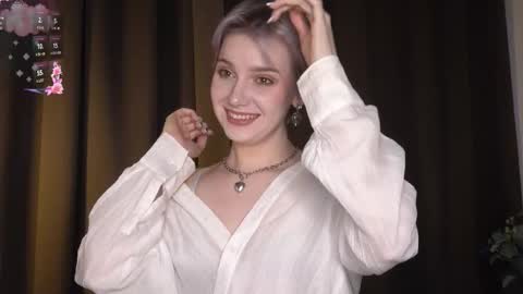 Snapshot of _medal_of_horny_ chatting on December 19, 8:10 am Elva and Kate online show from December 19, 8:10 am