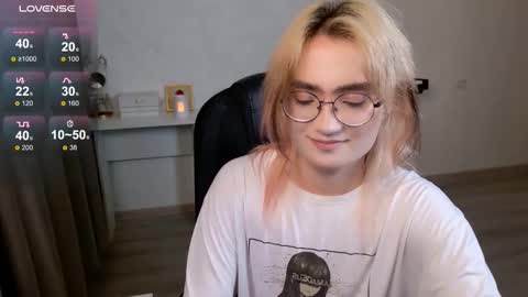 Snapshot of _meow_neko_ chatting on November 9, 8:29 pm _meow_neko_ online show from November 9, 8:29 pm