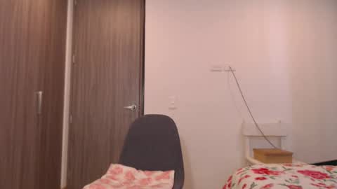 Snapshot of _mia_angel17 chatting on February 15, 6:01 pm MIA online show from February 15, 6:01 pm