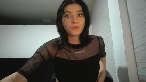 Snapshot of _mia_foster1 chatting on December 16, 10:26 pm Mia-foster online show from December 16, 10:26 pm