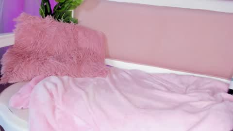 Snapshot of _mia_sweett1 chatting on November 19, 1:16 am mia online show from November 19, 1:16 am