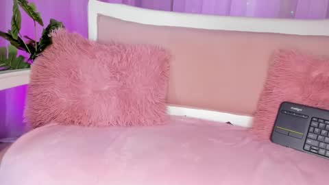 mia online show from January 17, 7:39 pm