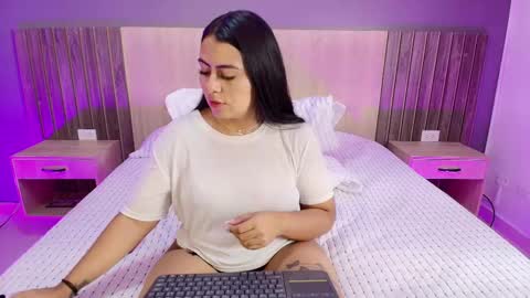 Snapshot of _miamiller_ chatting on February 13, 2:12 am _miamiller_ online show from February 13, 2:12 am