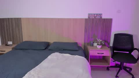 Snapshot of _miamiller_ chatting on September 25, 8:12 pm _miamiller_ online show from September 25, 8:12 pm