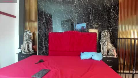 Snapshot of _milarose_ chatting on February 6, 8:01 pm Mila Rose online show from February 6, 8:01 pm