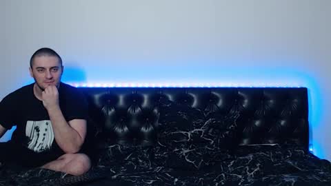 Snapshot of _mimi_mikey_ chatting on October 11, 7:01 pm mikey and mia online show from October 11, 7:01 pm