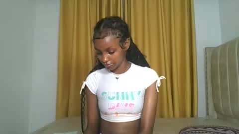 Snapshot of _mimimars chatting on February 6, 2:05 am Mimi online show from February 6, 2:05 am