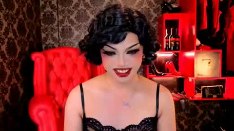 Snapshot of _ministryofsin_ chatting on July 14, 6:07 am Raven Strauss online show from July 14, 6:07 am