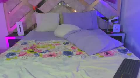 Snapshot of _miss_khloe chatting on January 8, 10:48 pm Khloe online show from January 8, 10:48 pm